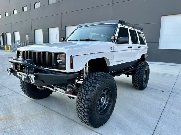 1998-Jeep-Cherokee-Classic-XJ-RestoMod-26