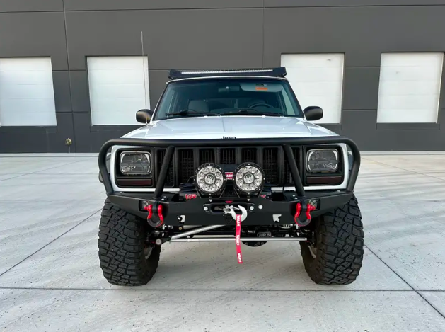 1998-jeep-cherokee-xj-resto-mod-for-sale-13