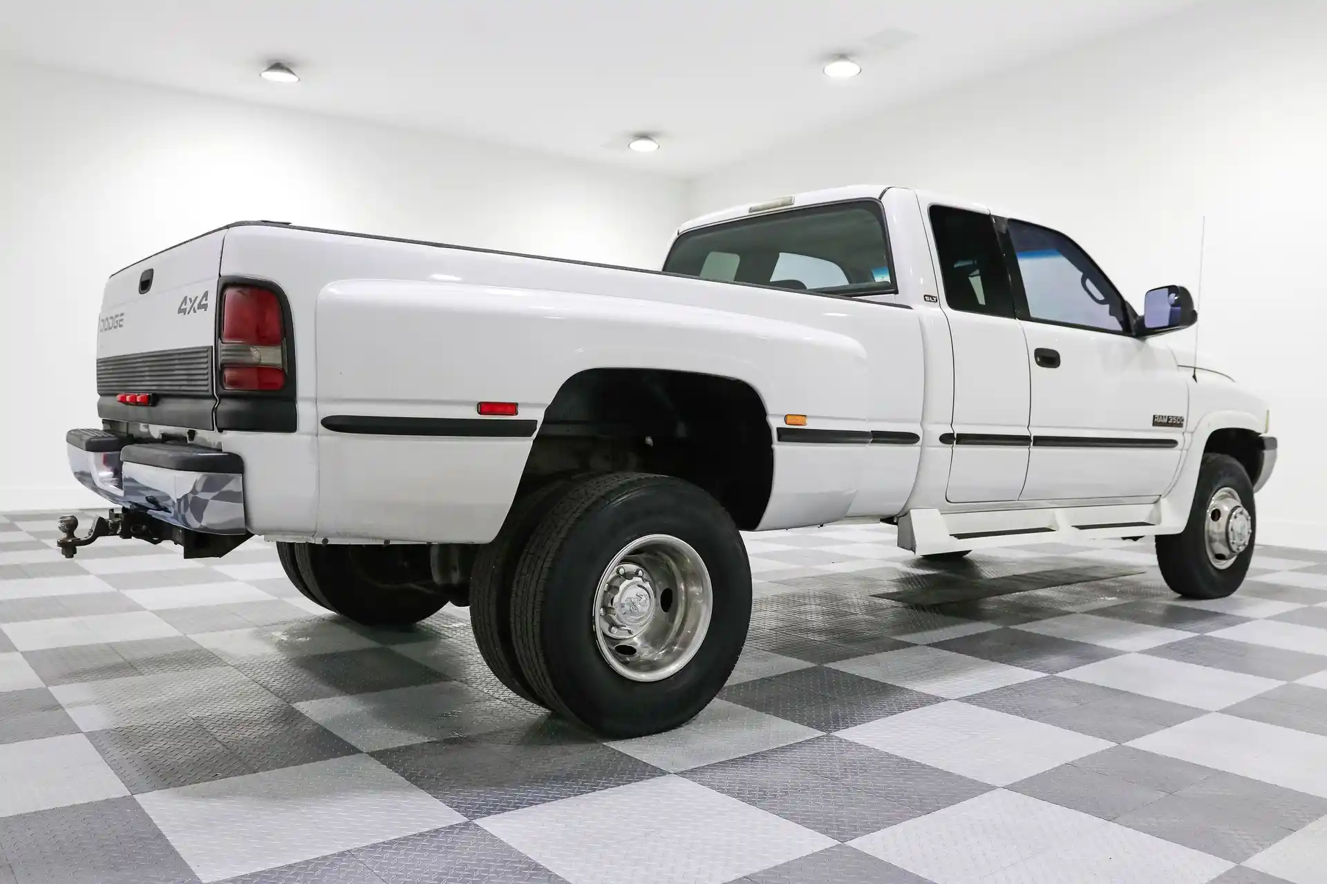 1999-dodge-3500-for-sale-07.jfif