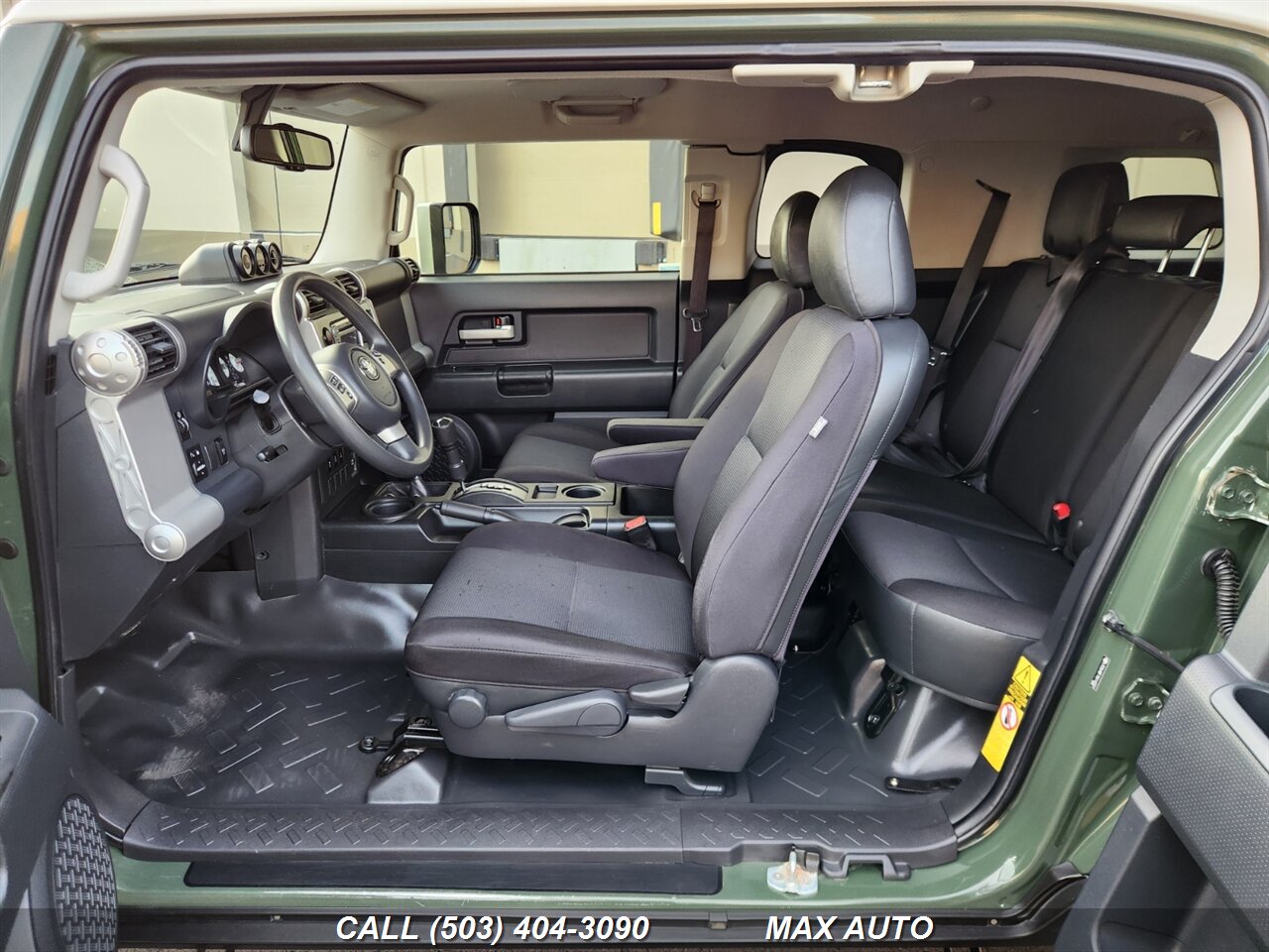 2012-toyota-fj-cruiser-max-auto-for-sale-11