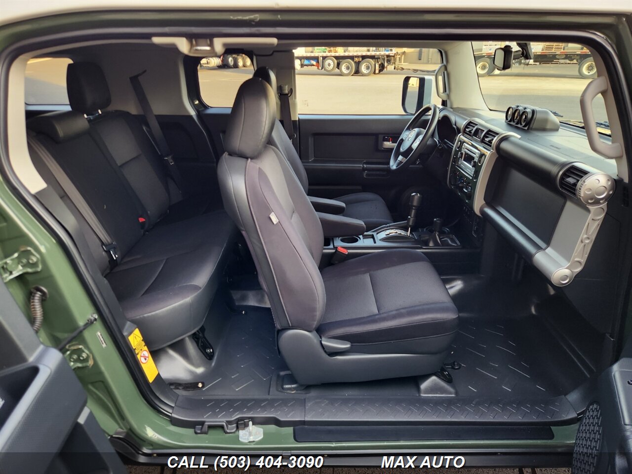 2012-toyota-fj-cruiser-max-auto-for-sale-13