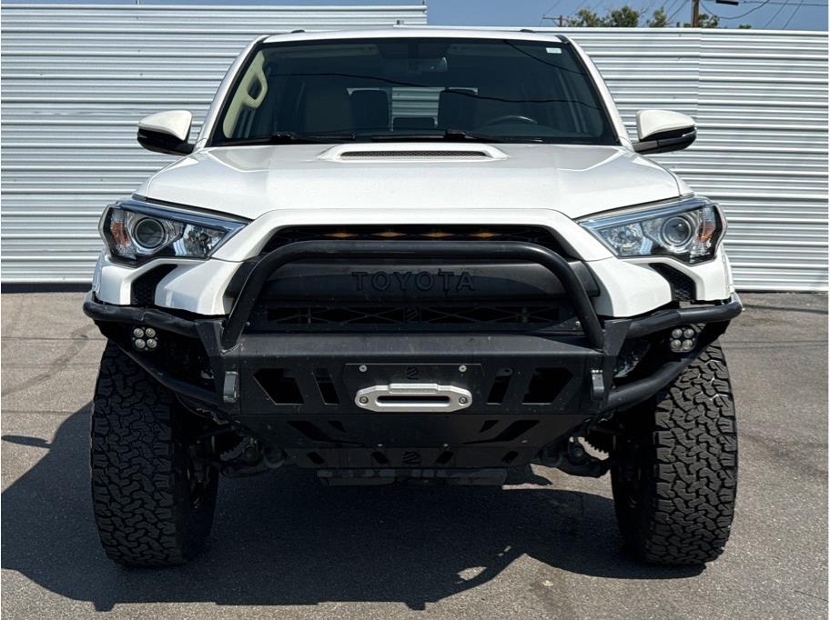 2017-toyota-4runner-lifted-white-02