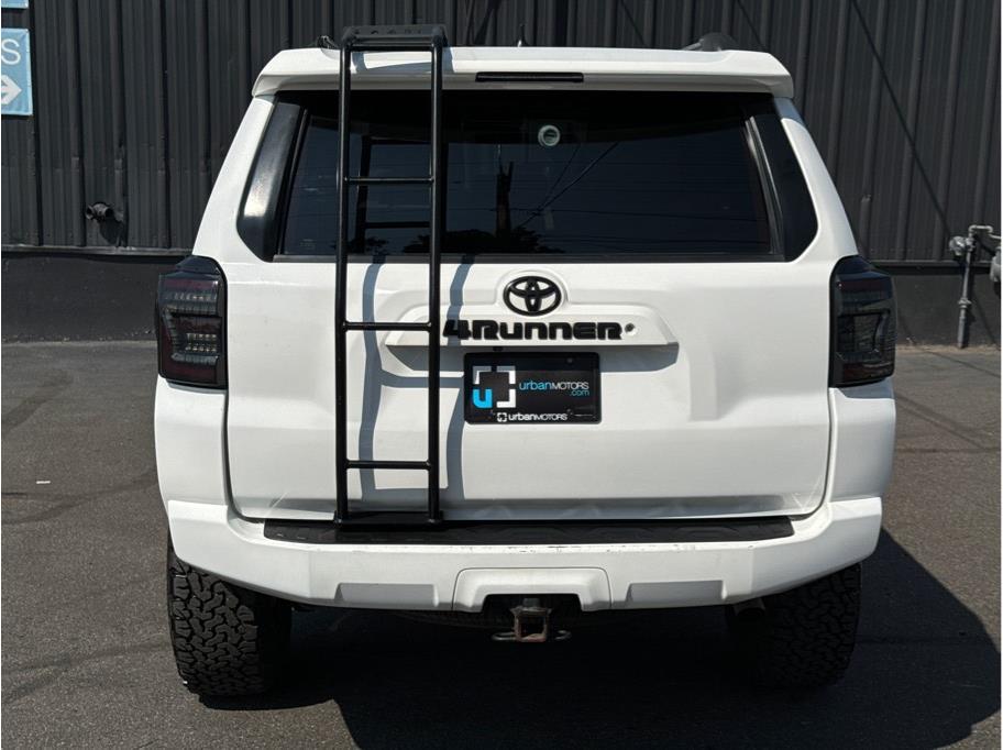 2017-toyota-4runner-lifted-white-06