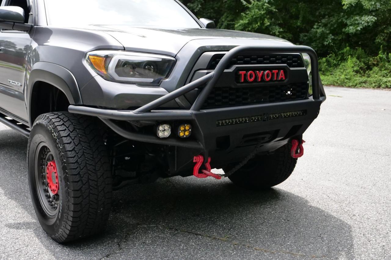 2019-toyota-tacoma-modified-for-sale-04