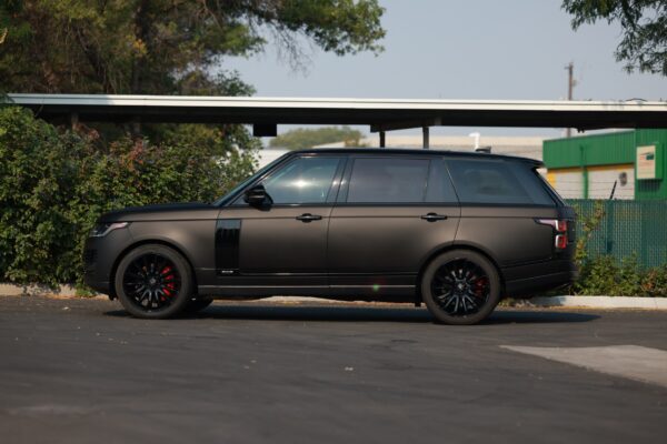 2020-land-rover-range-rover-long-wheelbase-02