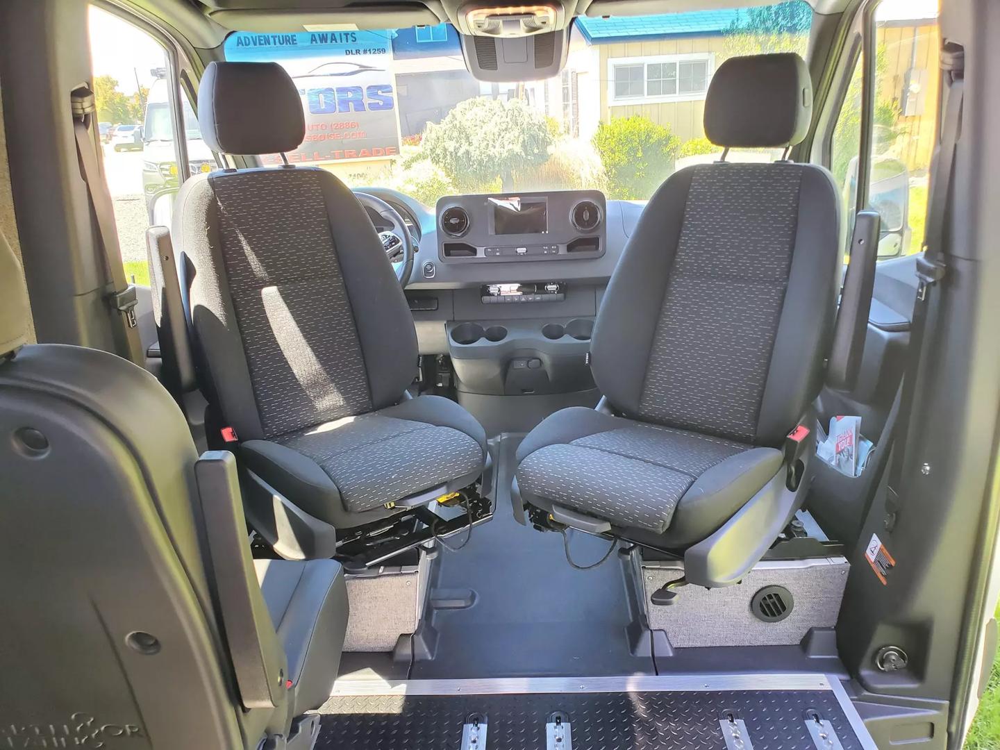 mercedes-benz-sprinter-2500-cargo-for-sale-011