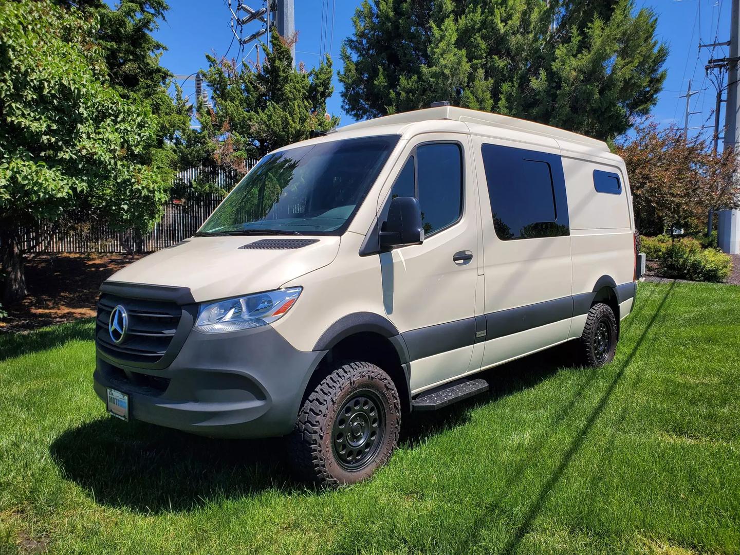 mercedes-benz-sprinter-2500-cargo-for-sale-03