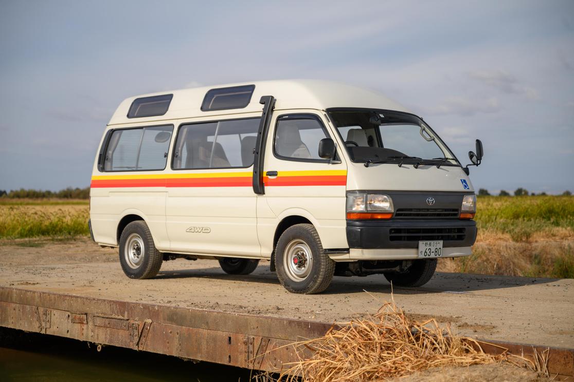 toyota-hiace-sacramento-california-01