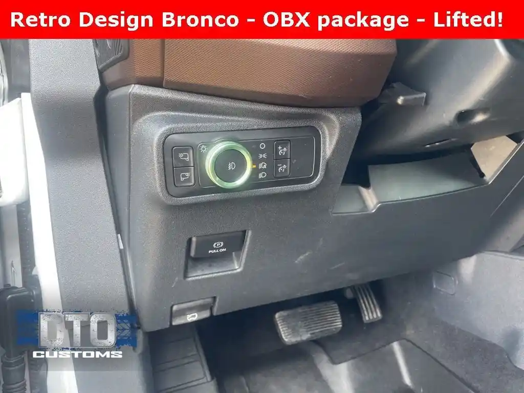 used-2021-ford-bronco-outerbanks-for-sale-10