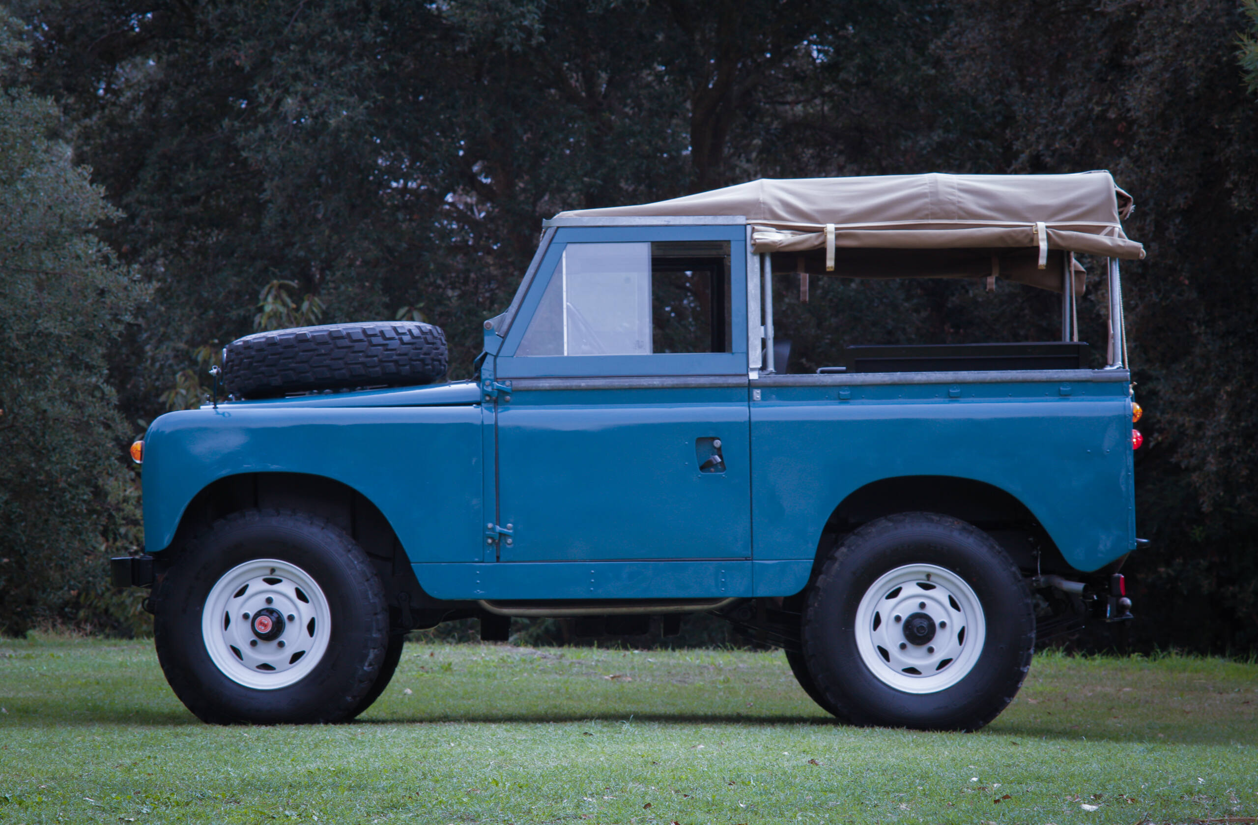 1967-land-rover-santana-series-04