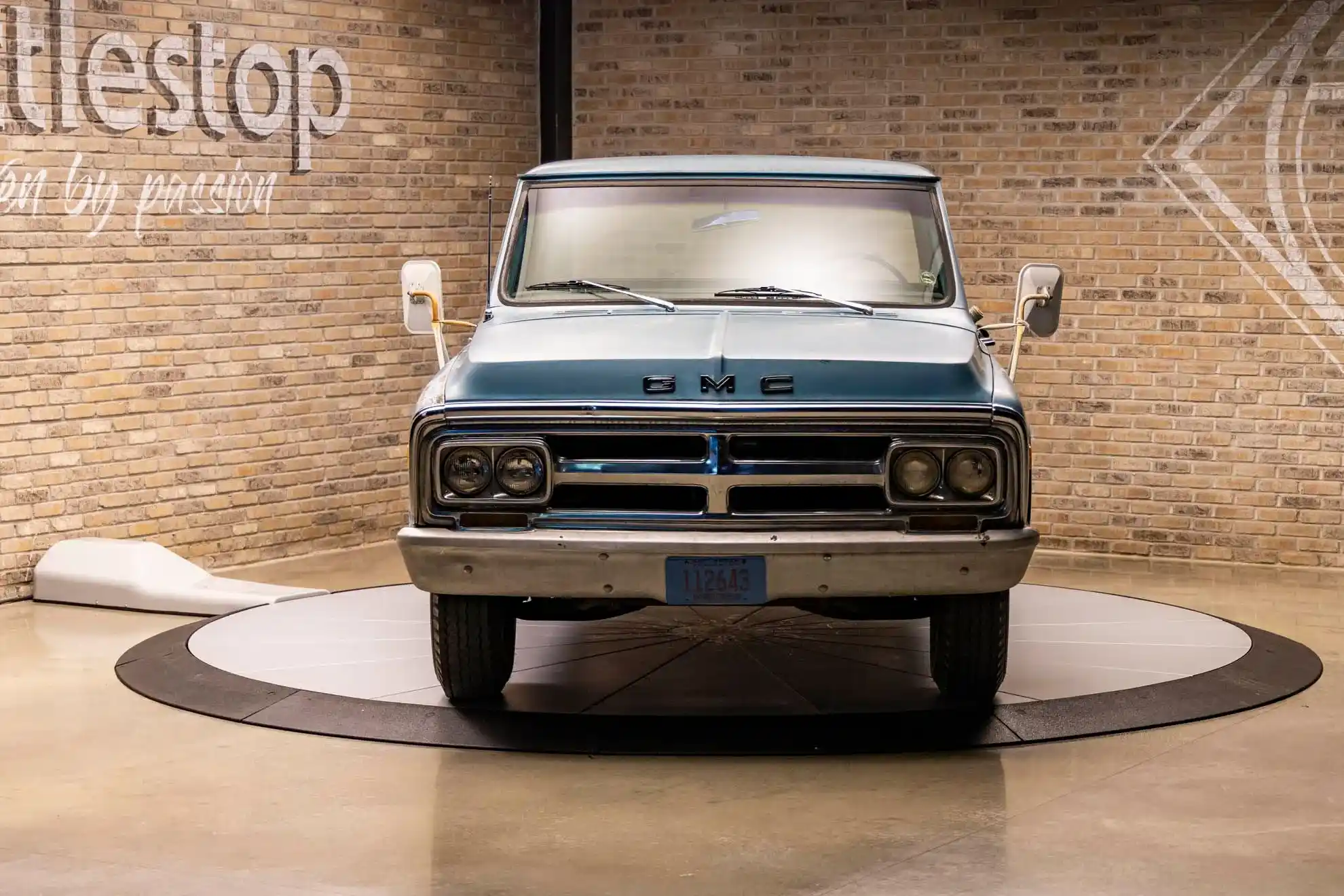 1969-gmc-c20-2500-for-sale-02