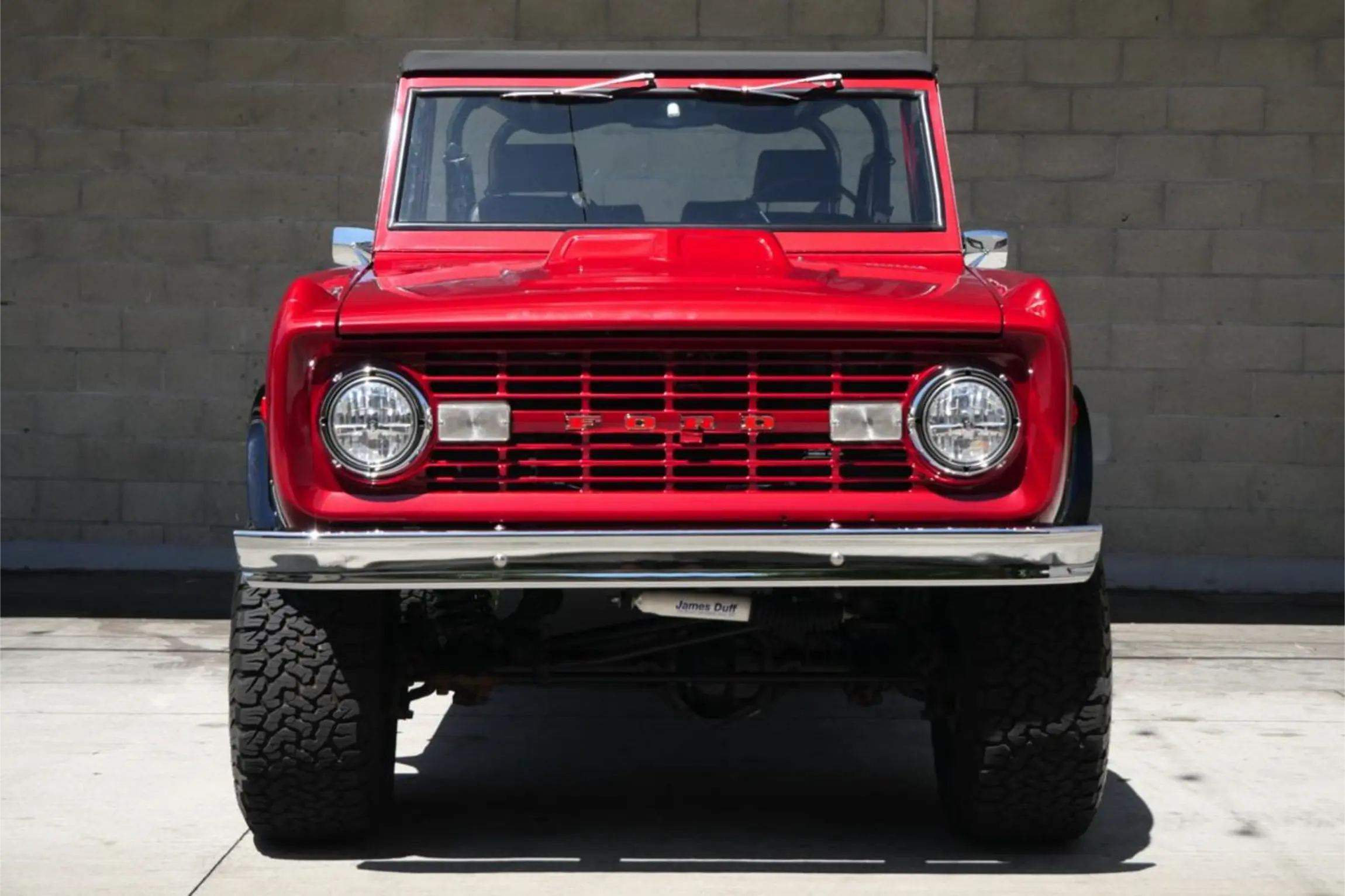 1973-FORD-Bronco-for-sale-03