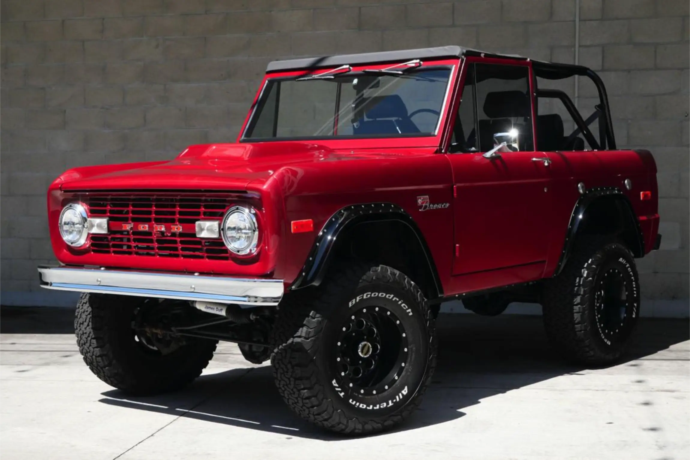 1973-FORD-Bronco-for-sale-05