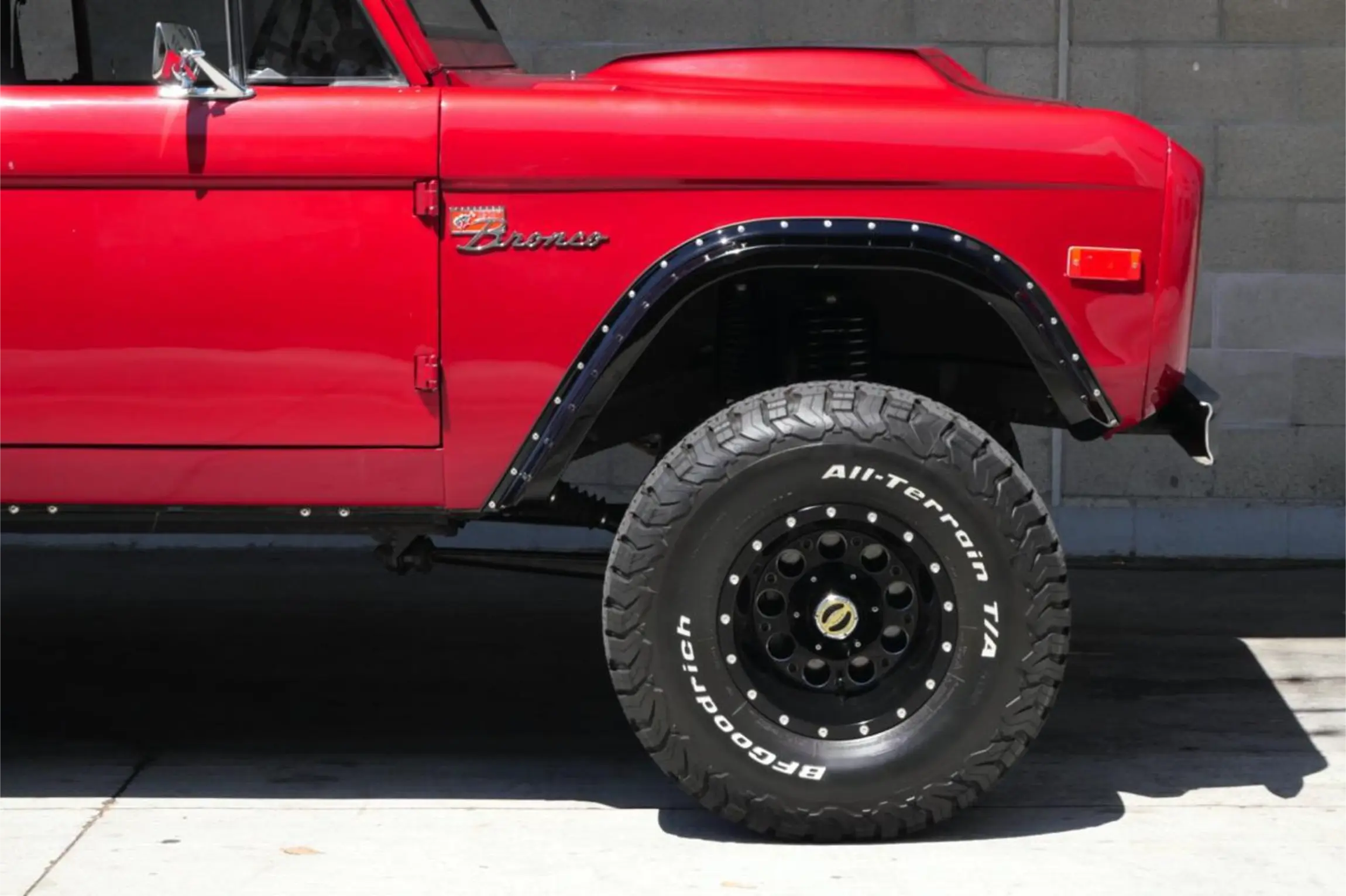 1973-FORD-Bronco-for-sale-07