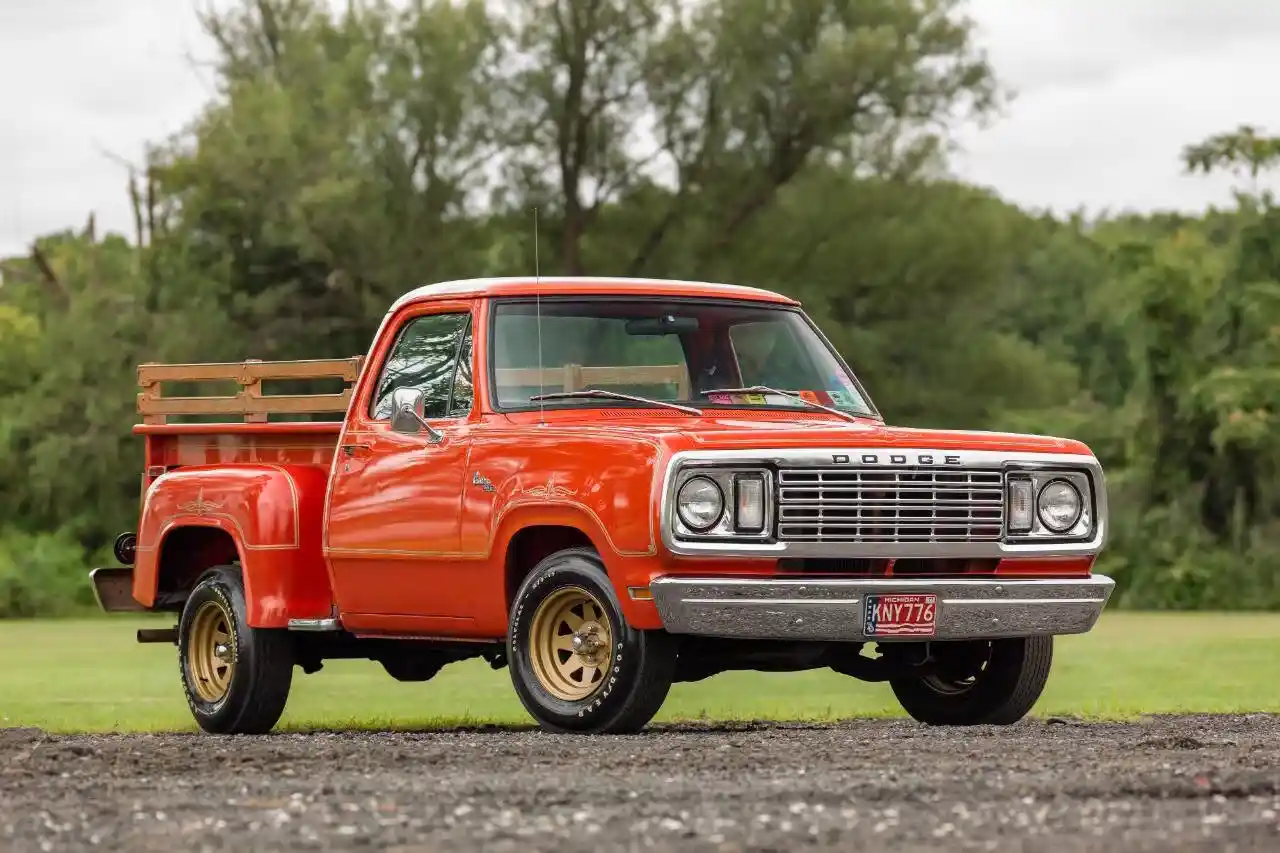 1977-dodge-d100-warlock-for-sale-01