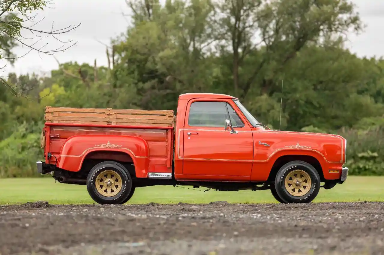 1977-dodge-d100-warlock-for-sale-03