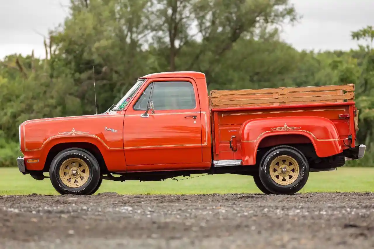 1977-dodge-d100-warlock-for-sale-04