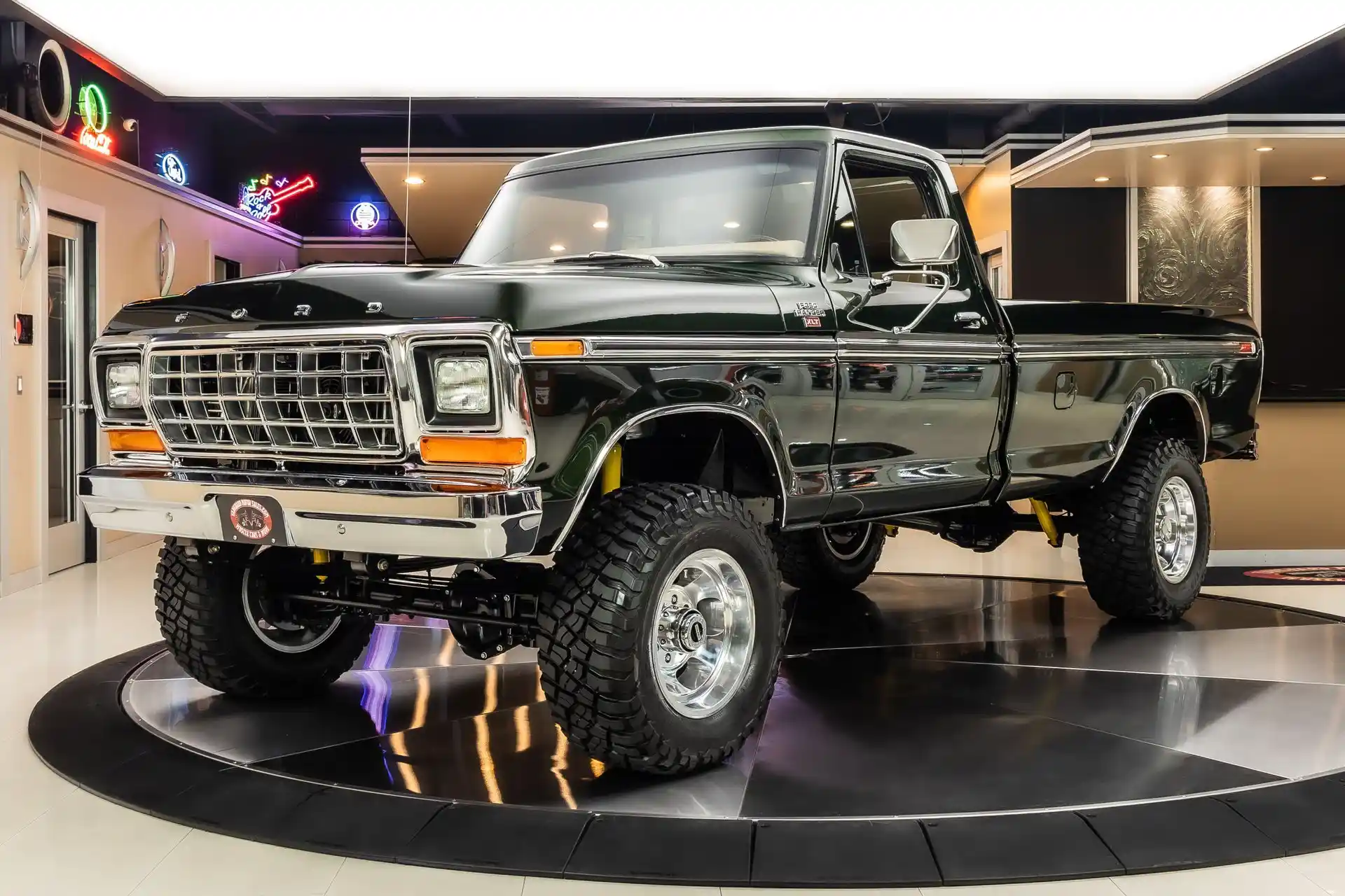 1979-ford-f-350-xlt-4x4-pickup-restomod-for-sale-01