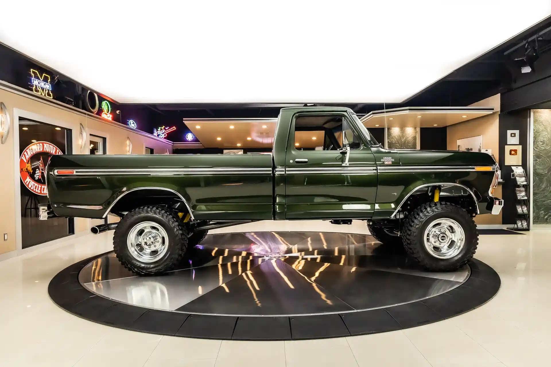 1979-ford-f-350-xlt-4x4-pickup-restomod-for-sale-10