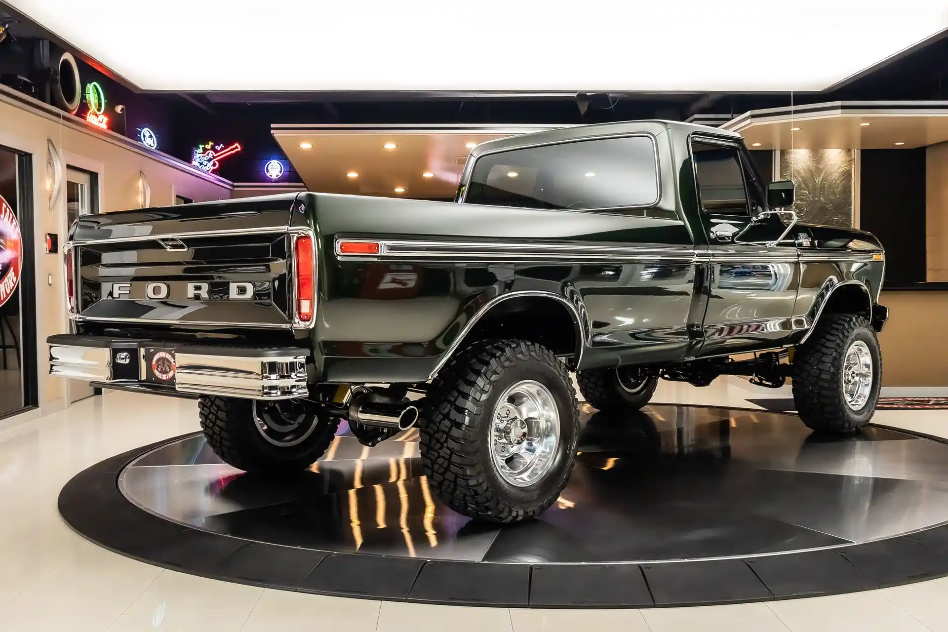 1979-ford-f-350-xlt-4x4-pickup-restomod-for-sale-11