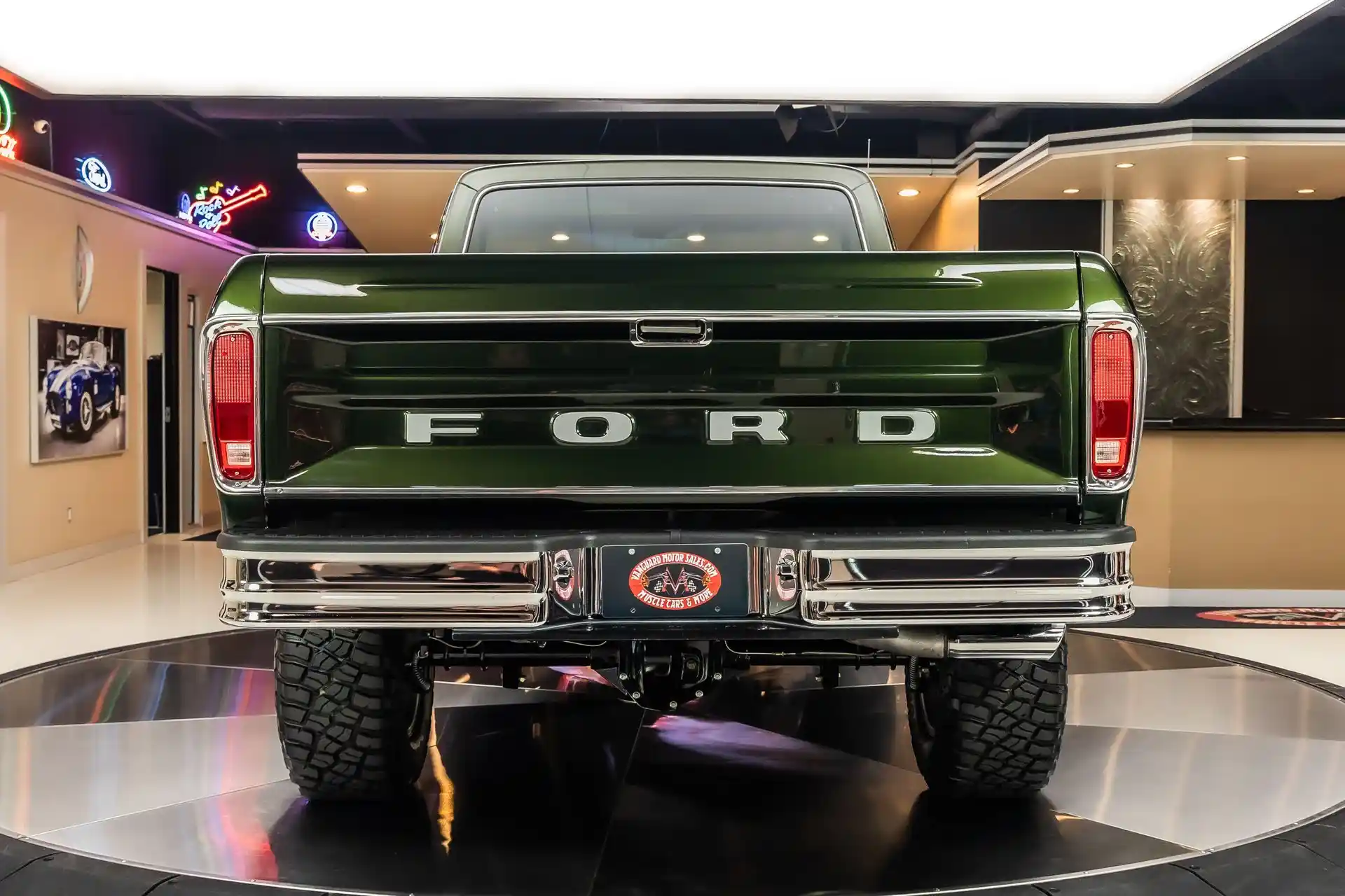 1979-ford-f-350-xlt-4x4-pickup-restomod-for-sale-13