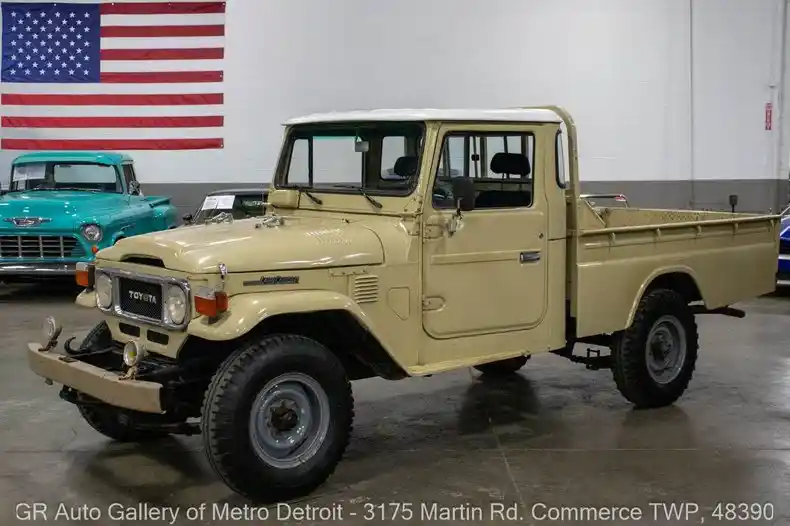 1980-toyota-land-cruiser-fj45-for-sale-01