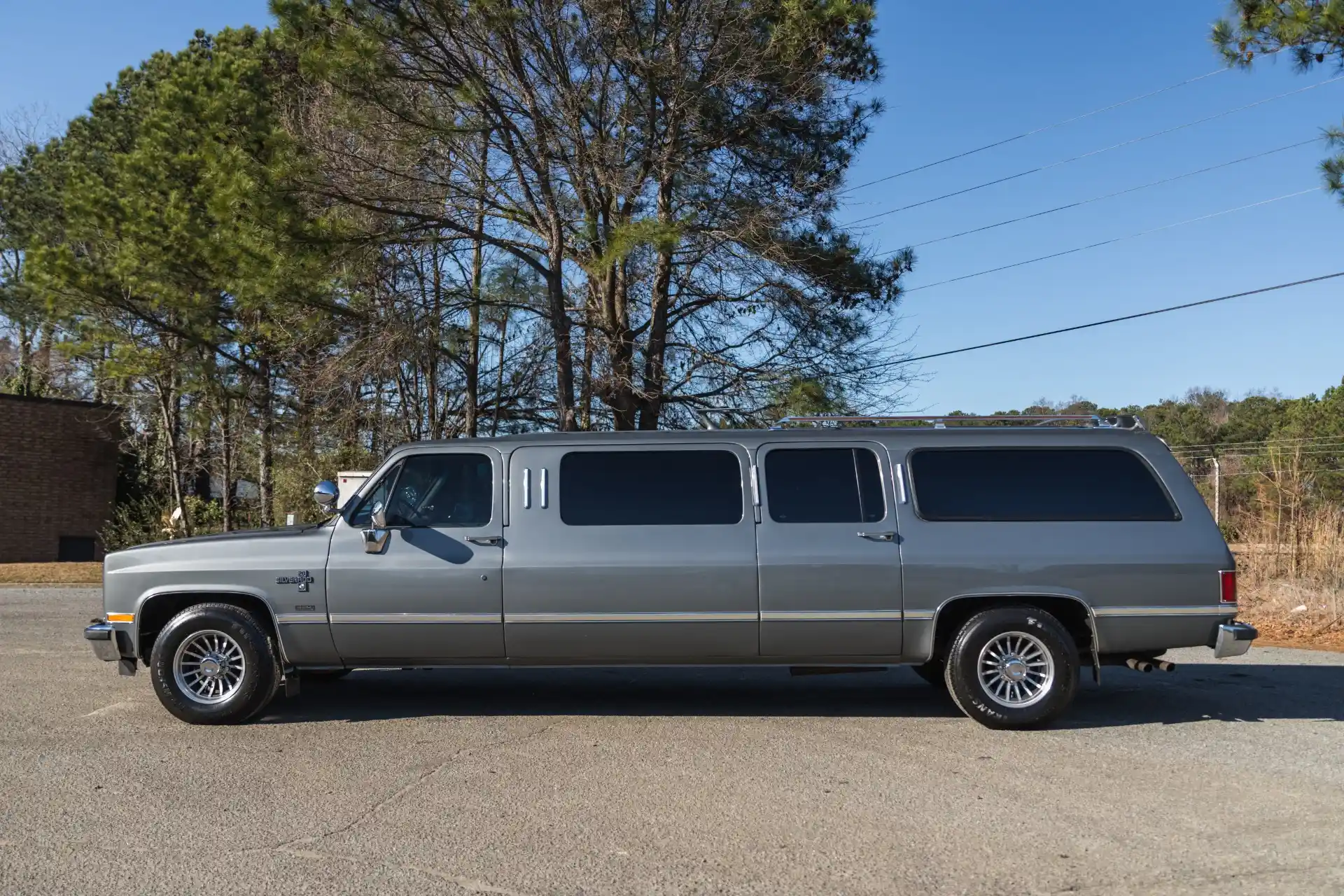 1988-chevrolet-suburban-limousine-for-sale-04