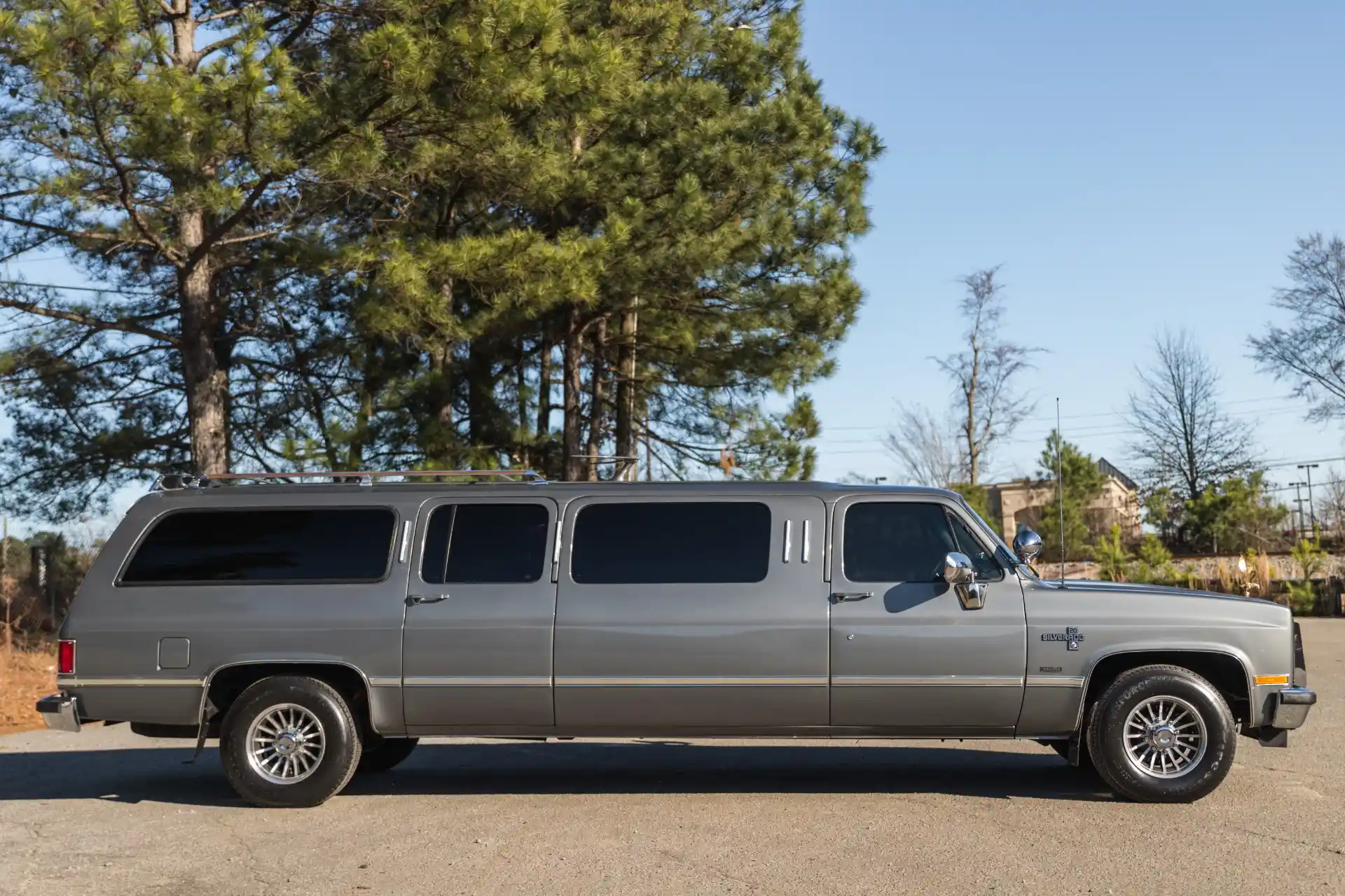 1988-chevrolet-suburban-limousine-for-sale-05