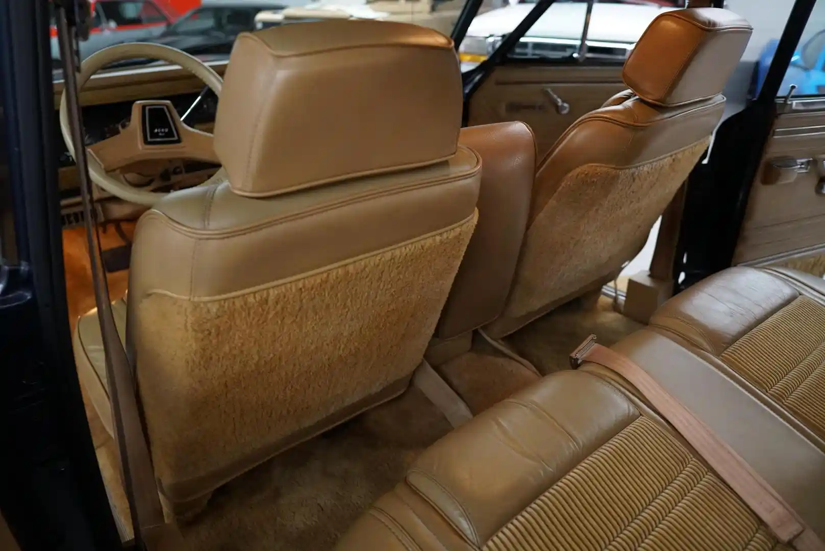 1988-jeep-grand-wagoneer-for-sale-car-cave-usa-14