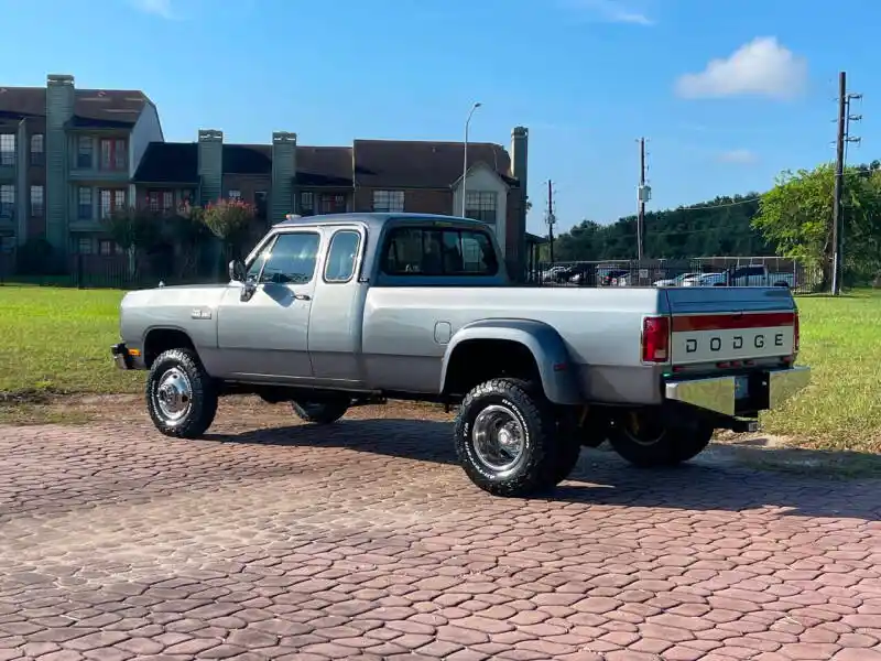 1992-dodge-ram-350-le-2dr-turbodiesel-4wd-extended-cab-lb-for-sale-03