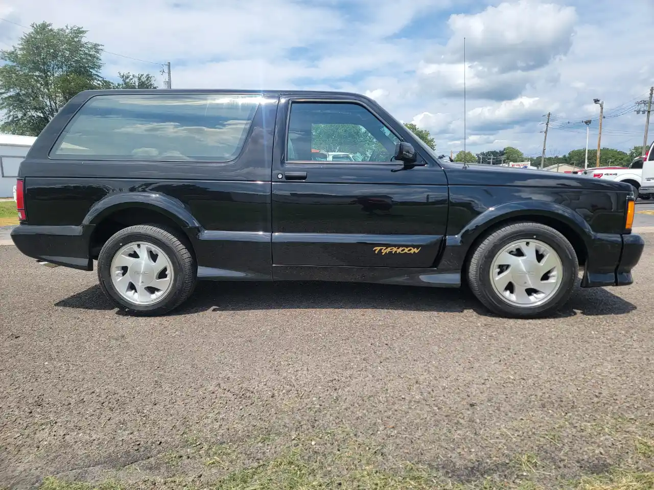 1993-gmc-typhoon-for-sale-01