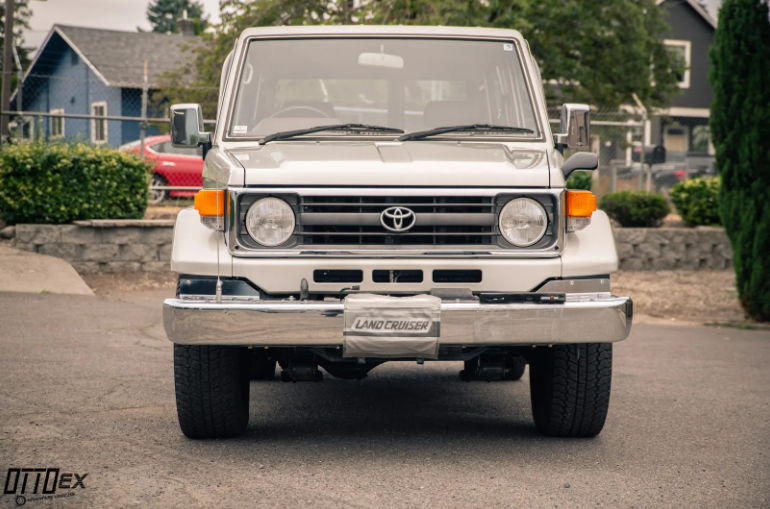 1995 Toyota Land Cruiser HZJ70 LX 03