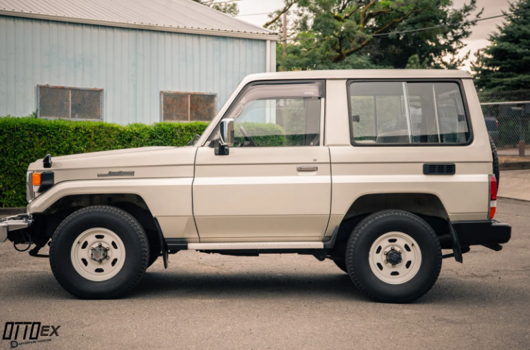 1995 Toyota Land Cruiser HZJ70 LX 04