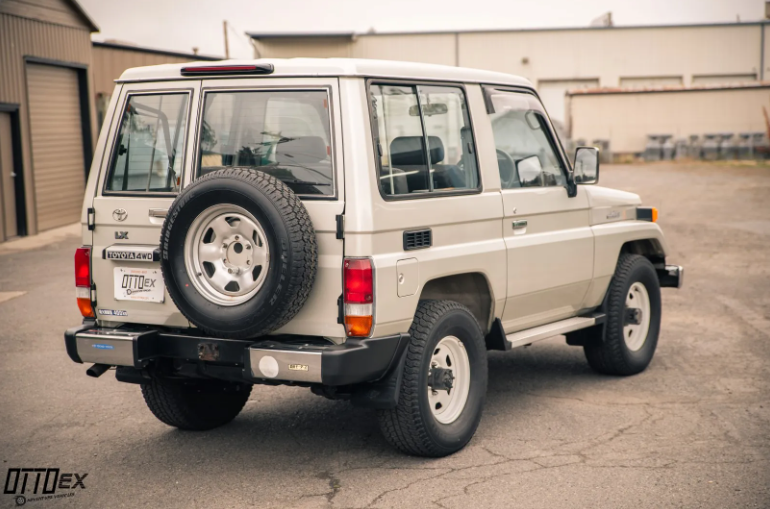 1995 Toyota Land Cruiser HZJ70 LX 06