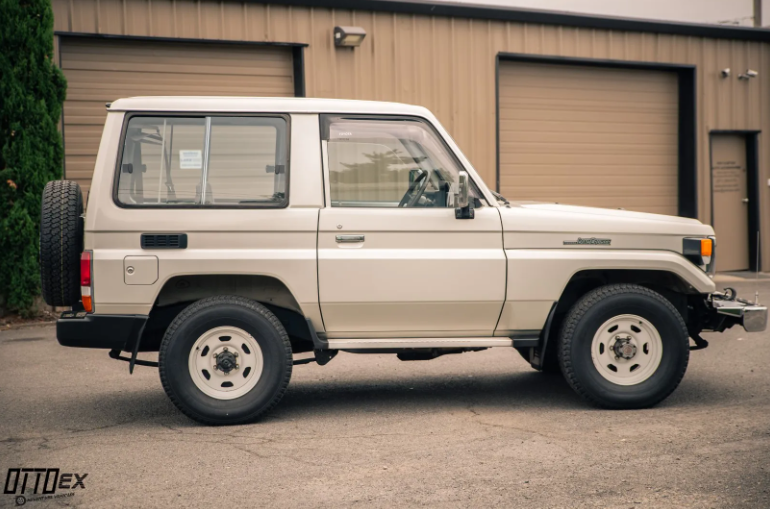 1995 Toyota Land Cruiser HZJ70 LX 08