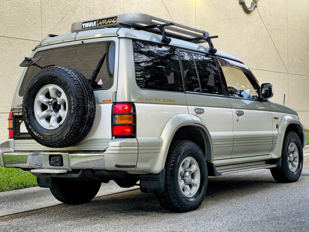 1995-mitsubishi-pajero-exceed-for-sale-04