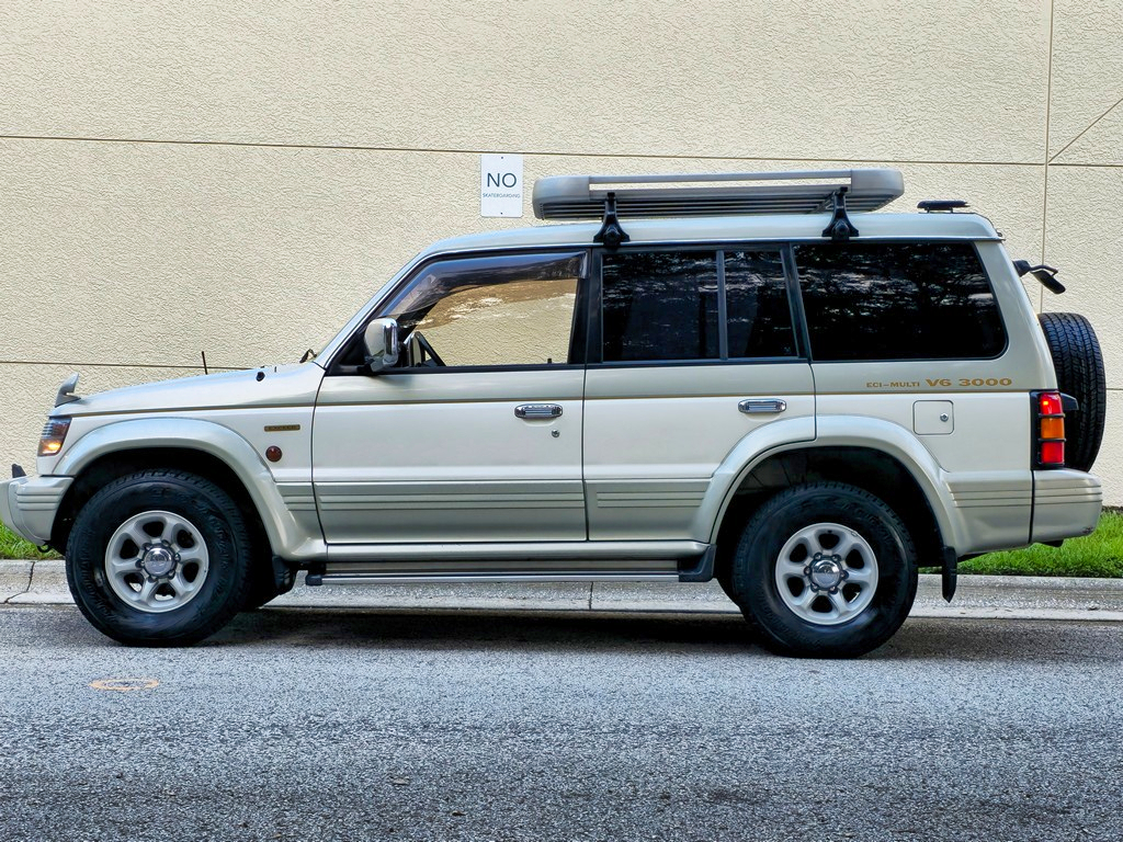 1995-mitsubishi-pajero-exceed-for-sale-06