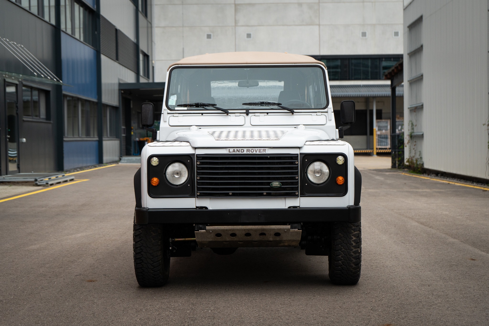 1997-land-rover-defender-for-sale-uk-04