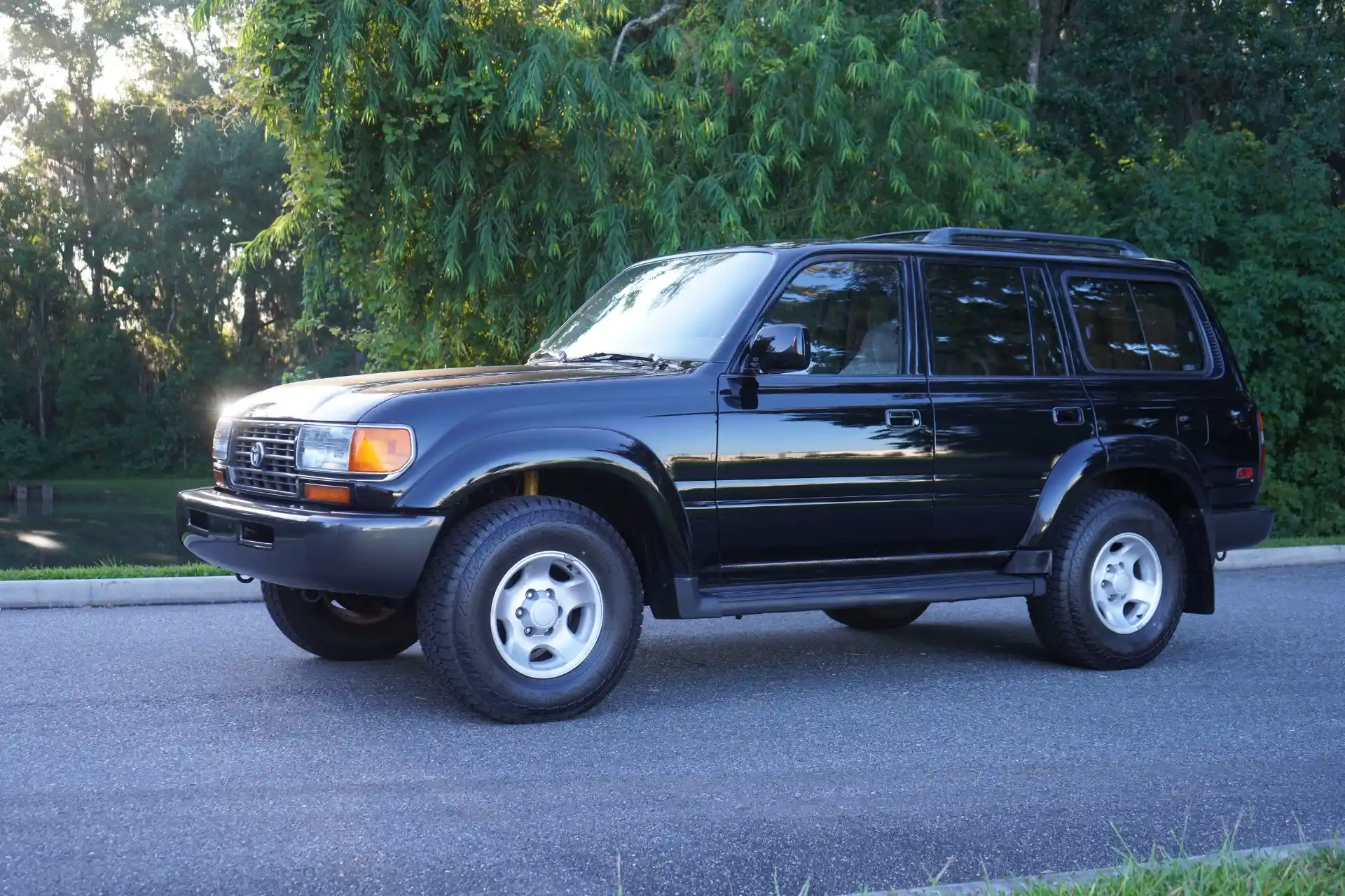 1997-toyota-land-cruiser-80-for-sale-01