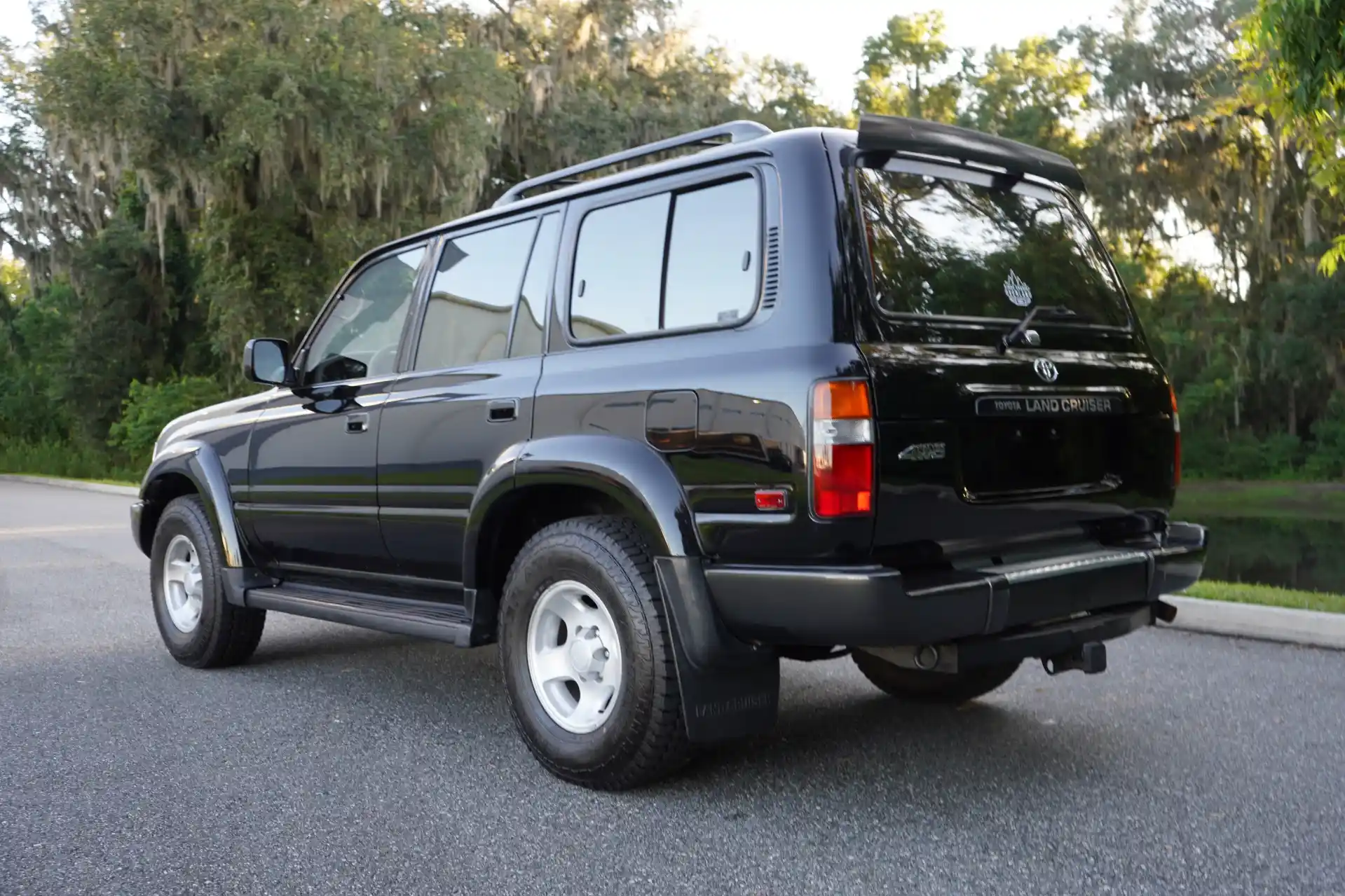 1997-toyota-land-cruiser-80-for-sale-03