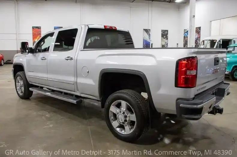 2015-gmc-sierra-2500hd-slt-4x4-4dr-crew-cab-sb-for-sale-03