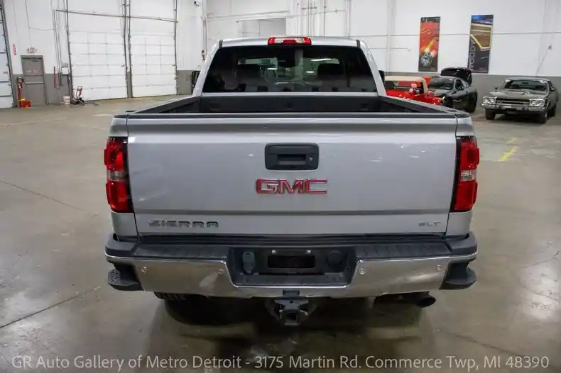 2015-gmc-sierra-2500hd-slt-4x4-4dr-crew-cab-sb-for-sale-04