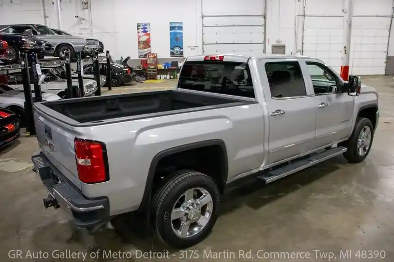 2015-gmc-sierra-2500hd-slt-4x4-4dr-crew-cab-sb-for-sale-06