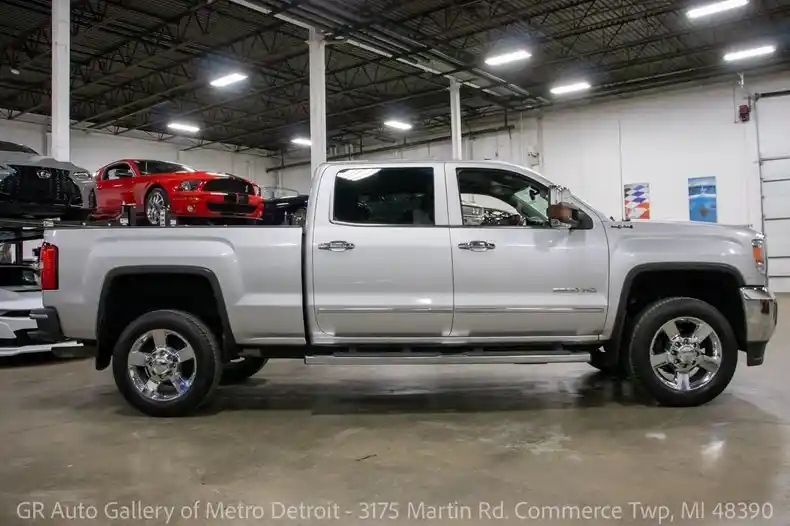 2015-gmc-sierra-2500hd-slt-4x4-4dr-crew-cab-sb-for-sale-07