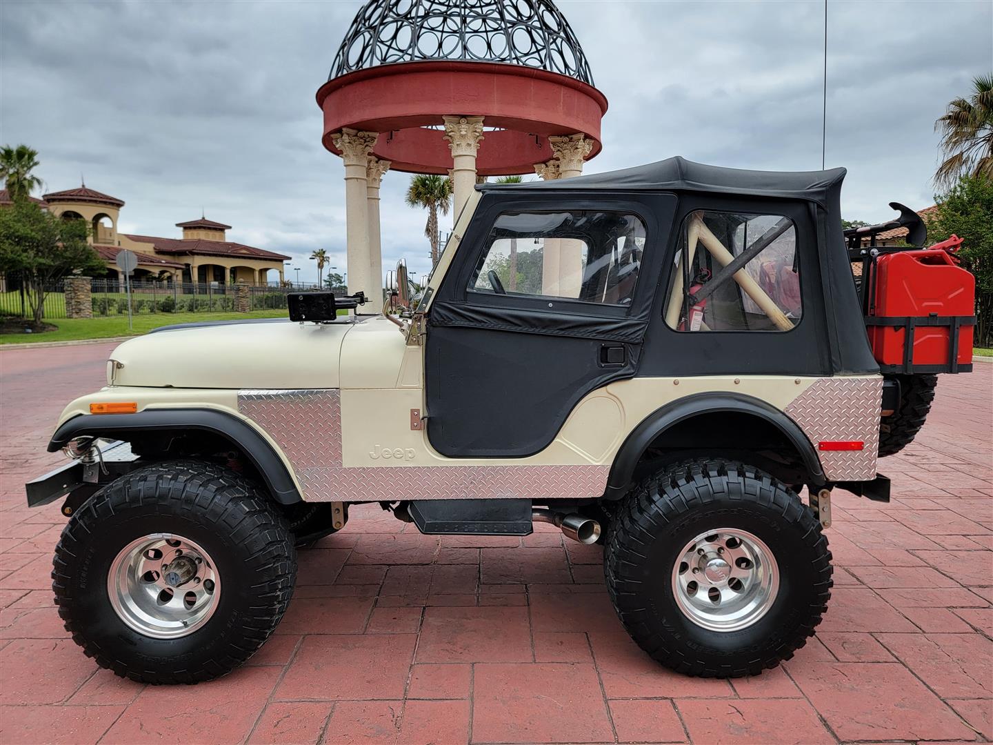 79JeepCJ5_103k_for-sale-04