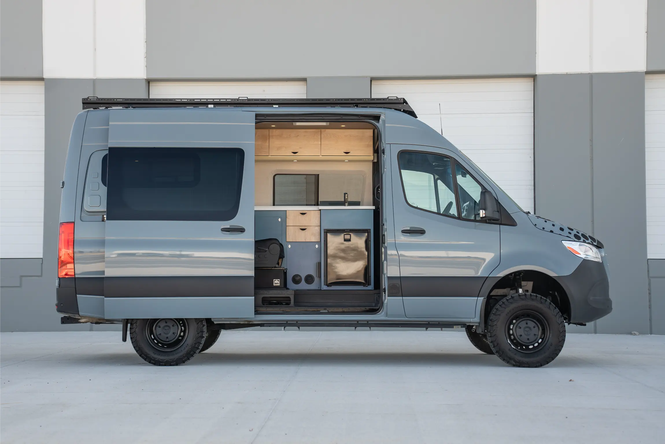 new-2024-mercedes-benz-sprinter-144-ohv-van-for-sale-02