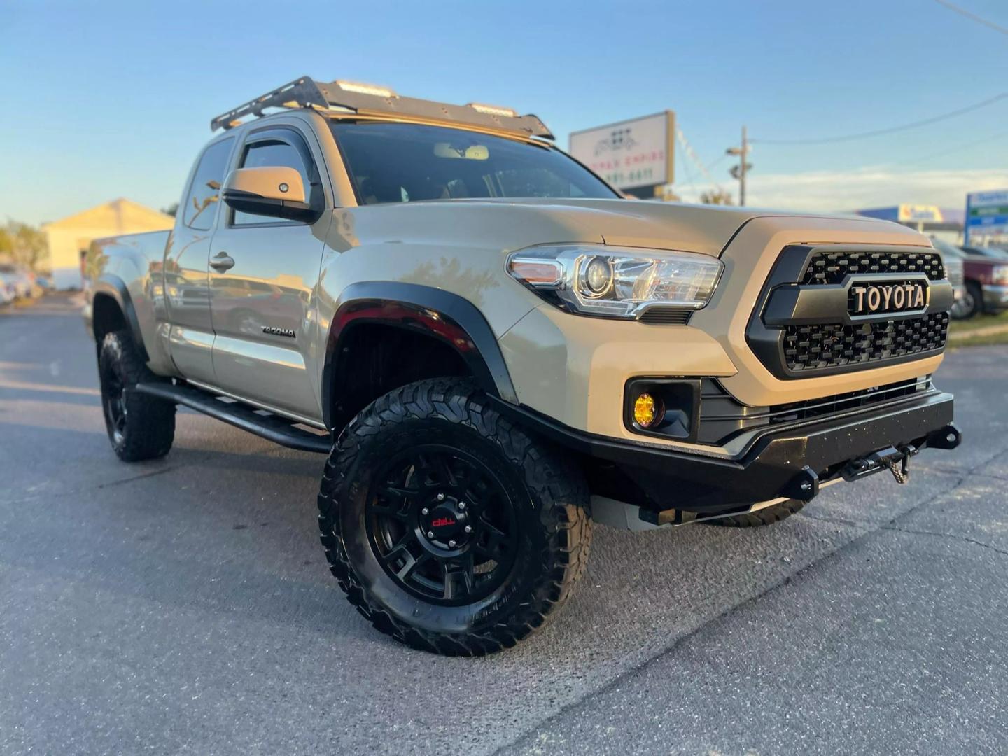 tastefully-modified-toyota-tacoma-02