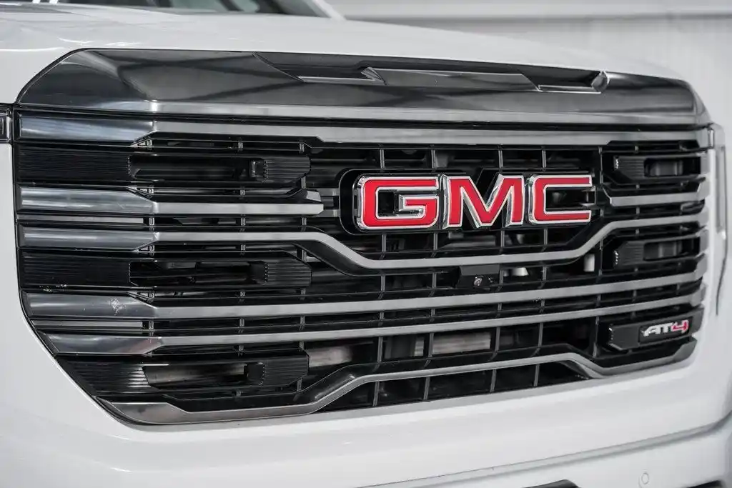 used-2022-gmc-sierra_1500-at4-for-sale-05