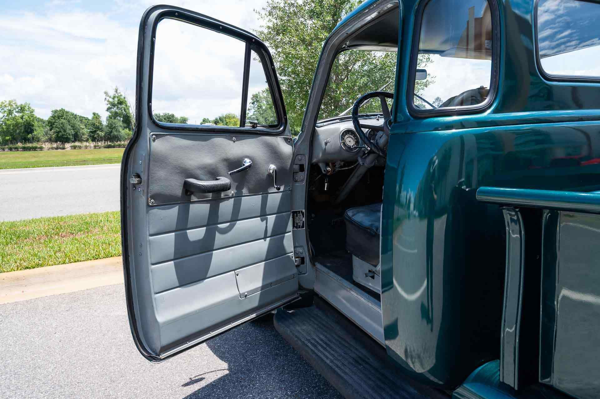 1952-Chevrolet-3100-5-window-for-sale-19