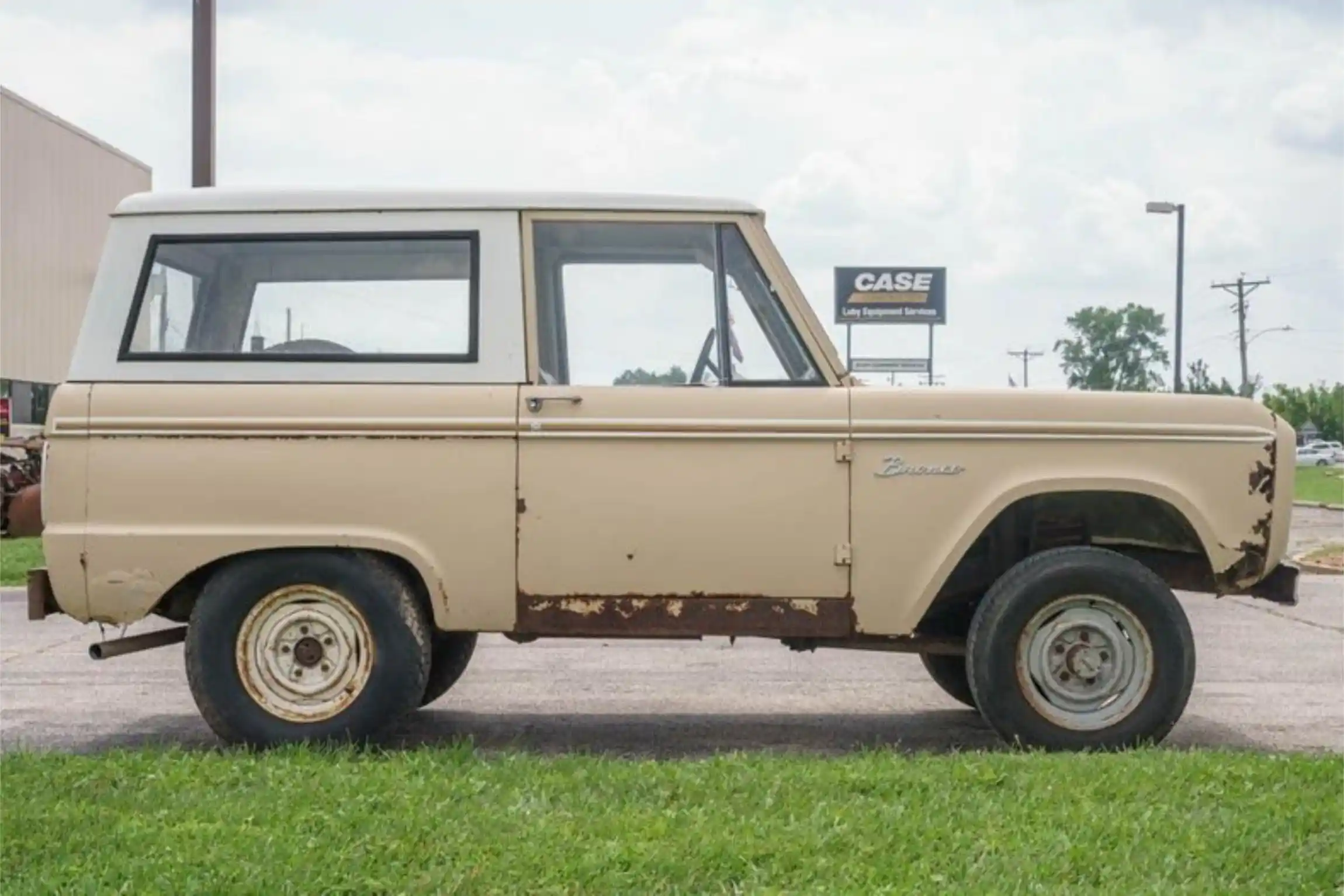 1966-ford-bronco-for-sale-04